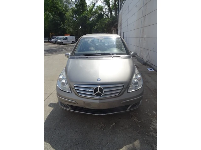 Mercedes b180 cdi - afbeelding 21 van  26