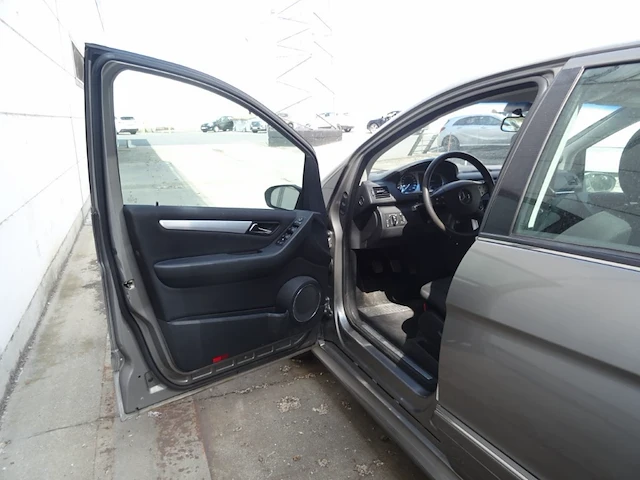 Mercedes b180 cdi - afbeelding 24 van  26