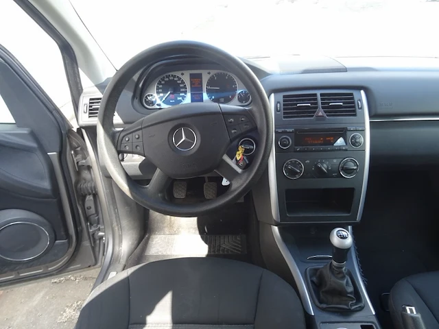 Mercedes b180 cdi - afbeelding 26 van  26