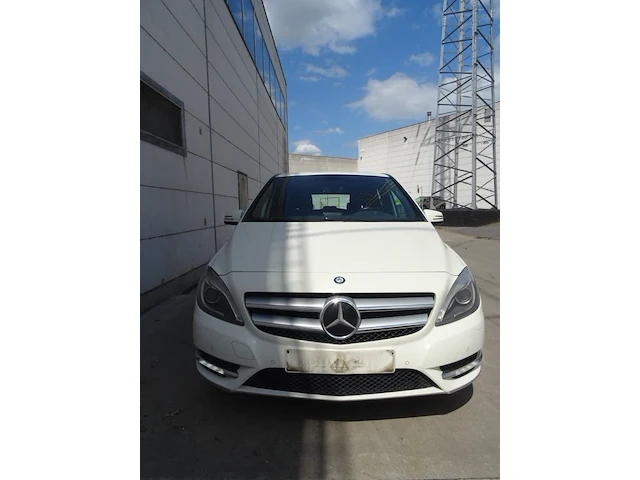 Mercedes b180 cdi - afbeelding 7 van  14