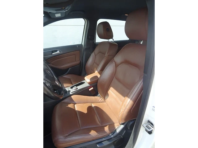 Mercedes b180 cdi - afbeelding 10 van  14