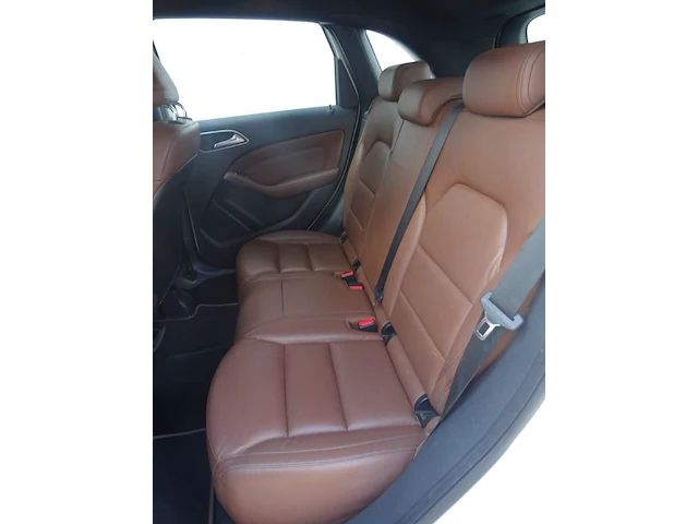 Mercedes b180 cdi - afbeelding 13 van  14