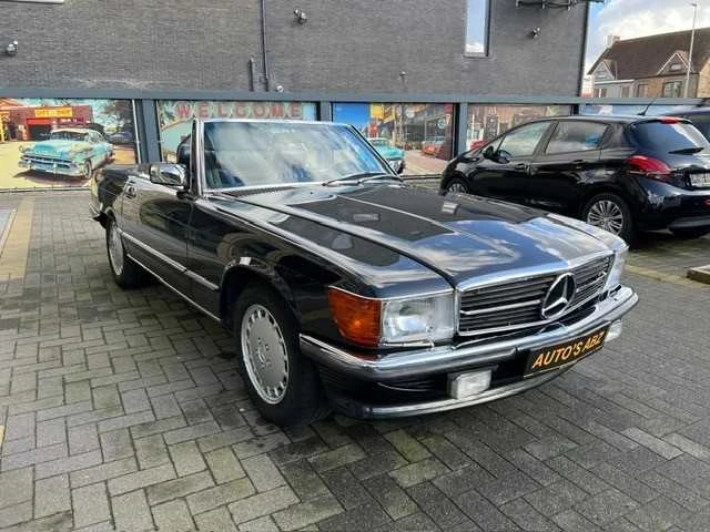 Mercedes-benz - 560 sl - oldtimer - afbeelding 11 van  14