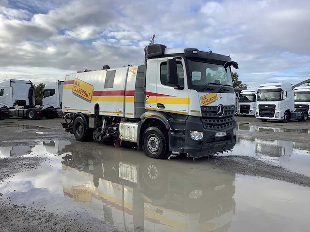 Mercedes-benz - arocs 963-0-a - vrachtwagen trekker - 2016 - afbeelding 20 van  26