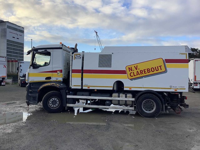 Mercedes-benz - arocs 963-0-a - vrachtwagen trekker - 2016 - afbeelding 6 van  26