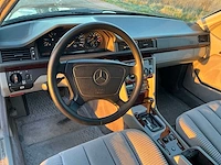 Mercedes-benz - c124 - e320 - oldtimer - afbeelding 11 van  38