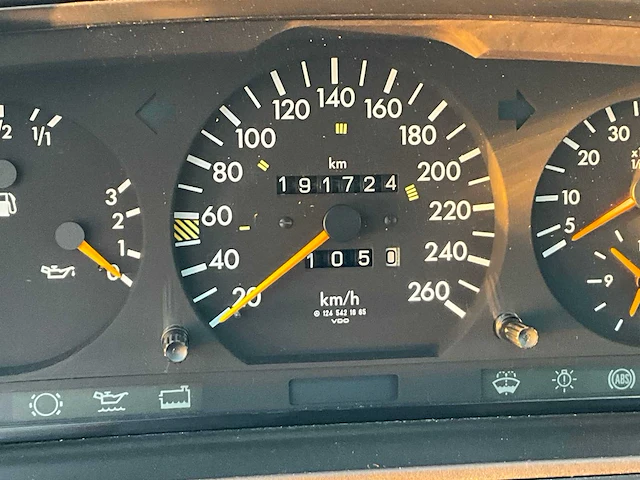 Mercedes-benz - c124 - e320 - oldtimer - afbeelding 15 van  38