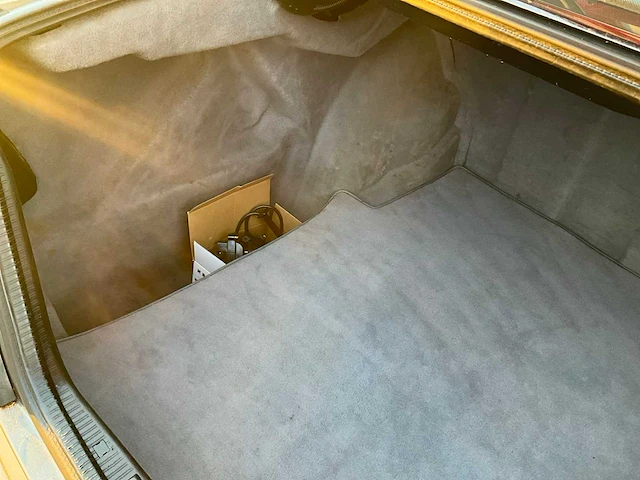 Mercedes-benz - c124 - e320 - oldtimer - afbeelding 32 van  38