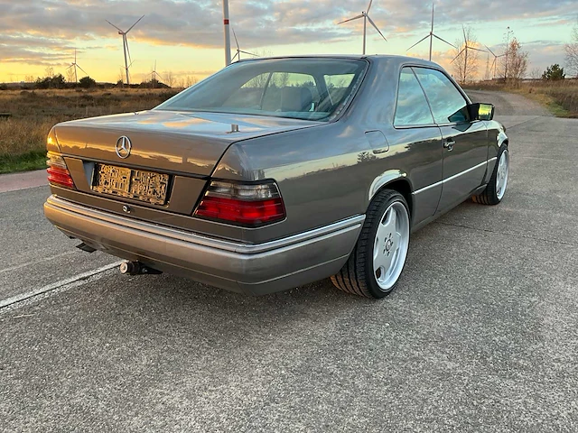 Mercedes-benz - c124 - e320 - oldtimer - afbeelding 6 van  38