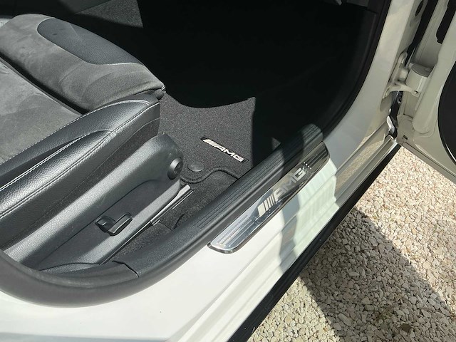 Mercedes-benz - c63 amg - 2016 - afbeelding 31 van  44