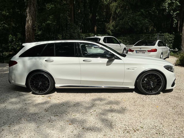 Mercedes-benz - c63 amg - 2016 - afbeelding 34 van  44