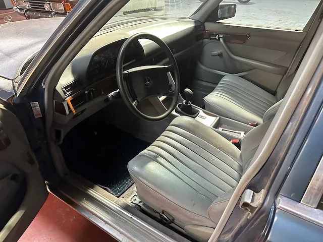 Mercedes-benz - s klasse - w126 280s - oldtimer - afbeelding 13 van  40