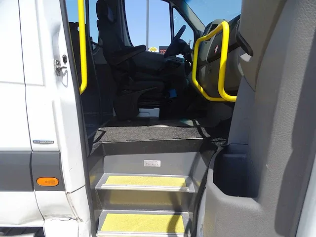 Mercedes-benz - spinter - personenauto - afbeelding 2 van  23