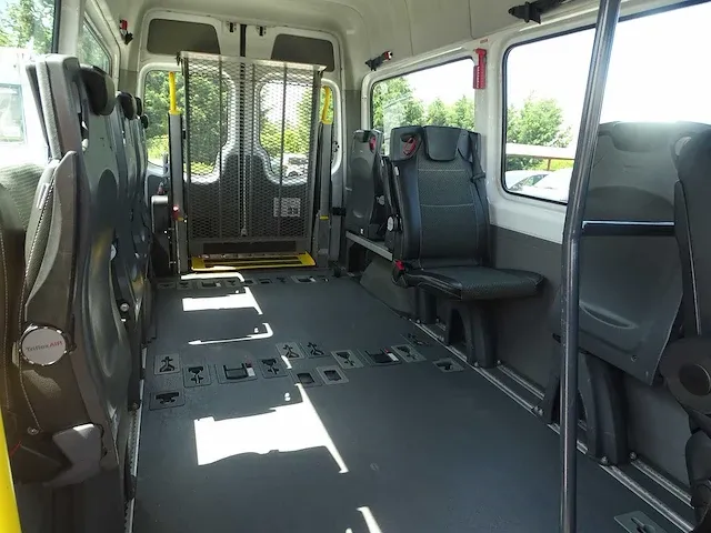 Mercedes-benz - spinter - personenauto - afbeelding 4 van  23