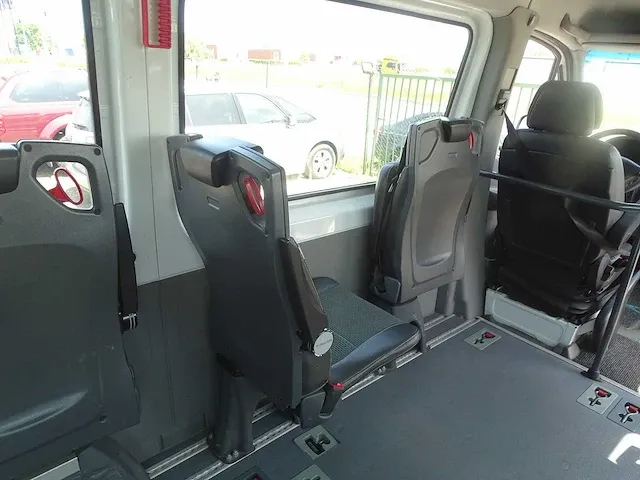 Mercedes-benz - spinter - personenauto - afbeelding 5 van  23