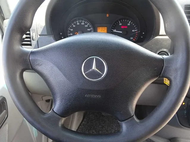 Mercedes-benz - spinter - personenauto - afbeelding 9 van  23