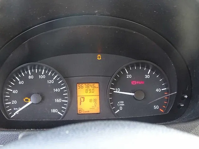 Mercedes-benz - spinter - personenauto - afbeelding 11 van  23