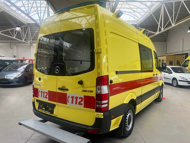Mercedes-benz - sprinter 318cdi - ambulances - 2007 - afbeelding 2 van  28