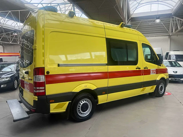 Mercedes-benz - sprinter 318cdi - ambulances - 2007 - afbeelding 4 van  28