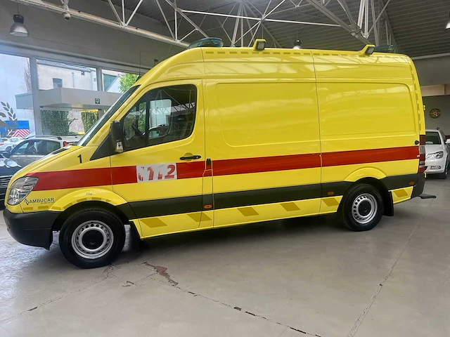 Mercedes-benz - sprinter 318cdi - ambulances - 2007 - afbeelding 12 van  28