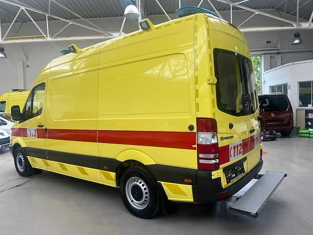 Mercedes-benz - sprinter 318cdi - ambulances - 2007 - afbeelding 23 van  28