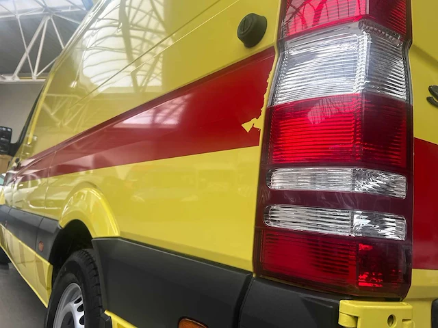 Mercedes-benz - sprinter 318cdi - ambulances - 2007 - afbeelding 26 van  28