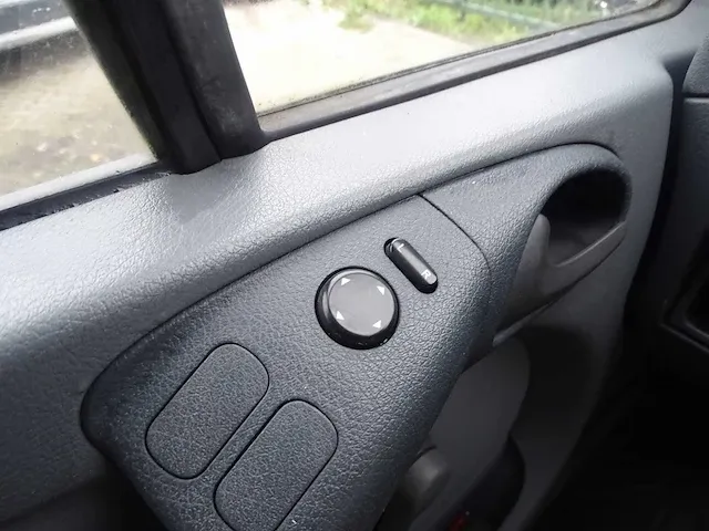 Mercedes-benz - sprinter 413 cdi - bedrijfswagen - afbeelding 13 van  23