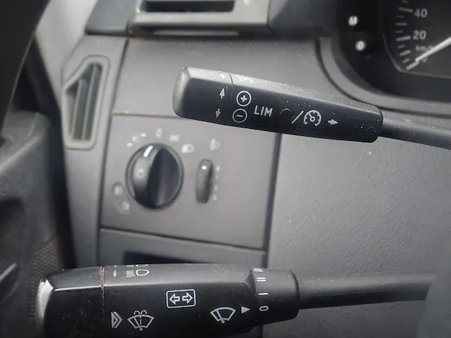 Mercedes-benz - vito - van - afbeelding 7 van  18