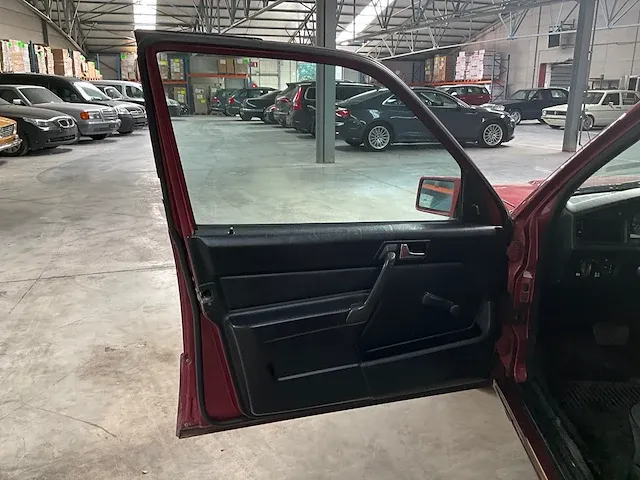 Mercedes-benz 190e - afbeelding 16 van  49