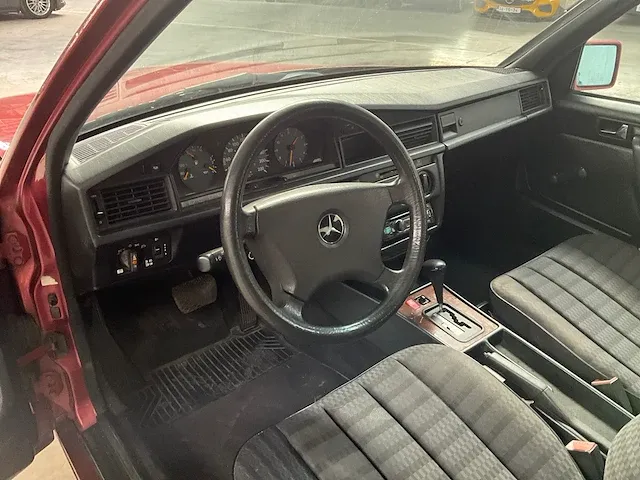 Mercedes-benz 190e - afbeelding 18 van  49