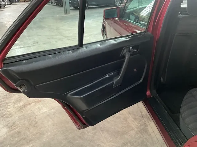 Mercedes-benz 190e - afbeelding 29 van  49