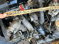 Mercedes-benz 2 originele dieselmotoren – m102 & m103 – 190e / 260se – bouwjaren ±1984–1988 – compleet met injectiesysteem - afbeelding 1 van  7