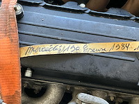 Mercedes-benz 2 originele dieselmotoren – m102 & m103 – 190e / 260se – bouwjaren ±1984–1988 – compleet met injectiesysteem - afbeelding 4 van  7
