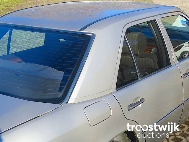 Mercedes-benz 200 e - afbeelding 8 van  55