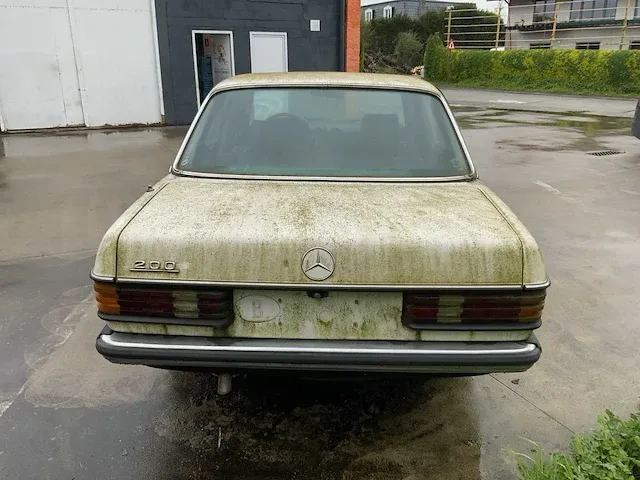 Mercedes-benz 200 oldtimer - afbeelding 6 van  10
