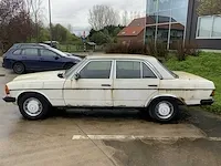 Mercedes-benz 200 oldtimer - afbeelding 8 van  10