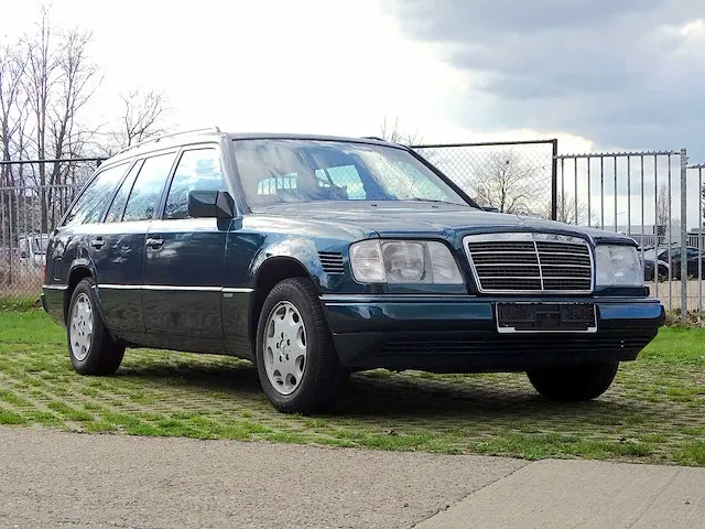 Mercedes-benz 230 t (250 d motor) - afbeelding 43 van  47