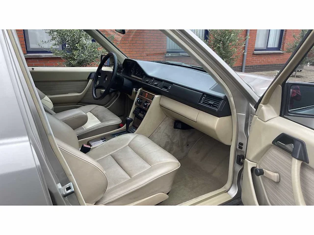 Mercedes-benz 230e, 1988 - afbeelding 4 van  19