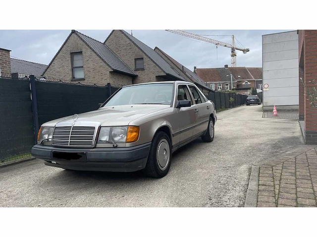 Mercedes-benz 230e, 1988 - afbeelding 1 van  19