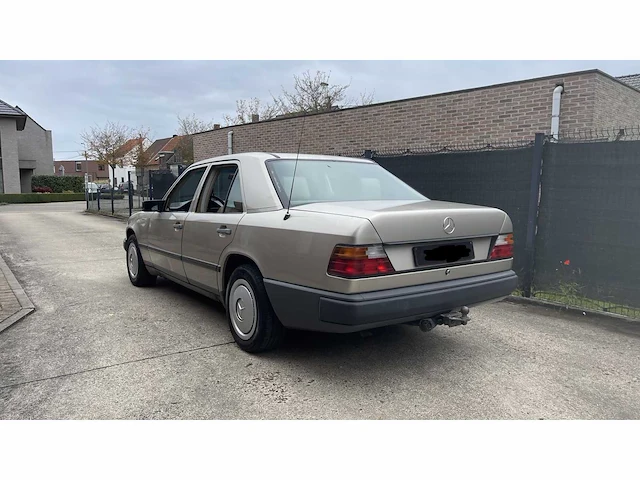 Mercedes-benz 230e, 1988 - afbeelding 13 van  19