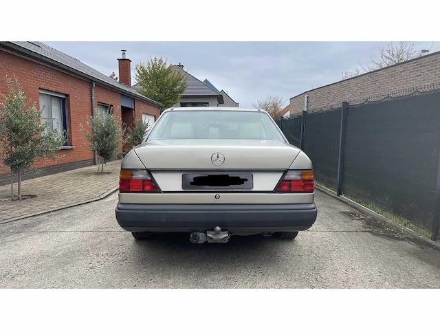 Mercedes-benz 230e, 1988 - afbeelding 14 van  19