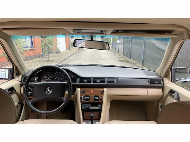 Mercedes-benz 230e, 1988 - afbeelding 17 van  19
