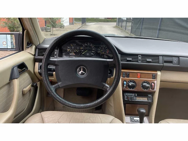 Mercedes-benz 230e, 1988 - afbeelding 18 van  19