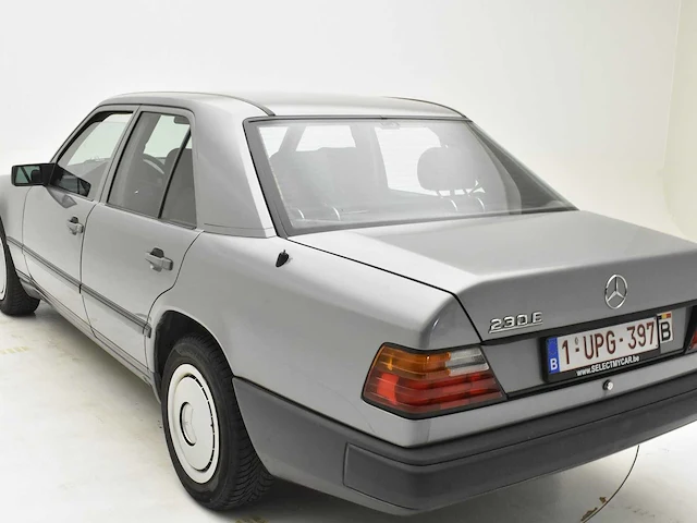 Mercedes benz 230e - afbeelding 2 van  44