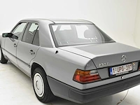 Mercedes benz 230e - afbeelding 2 van  44