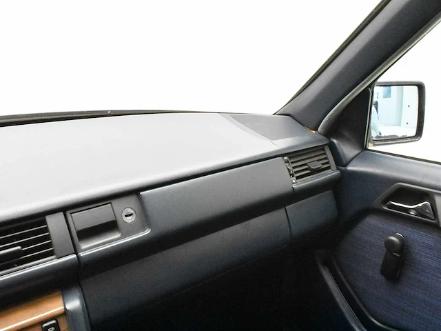Mercedes benz 230e - afbeelding 9 van  44