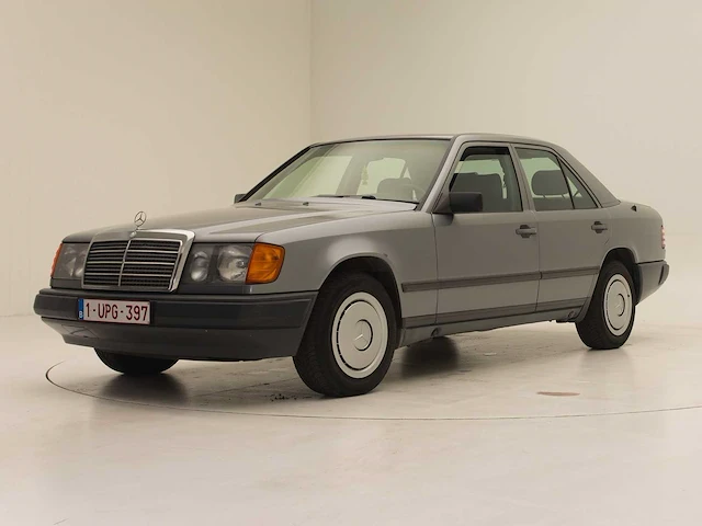 Mercedes benz 230e - afbeelding 1 van  44