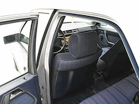 Mercedes benz 230e - afbeelding 15 van  44