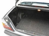 Mercedes benz 230e - afbeelding 18 van  44