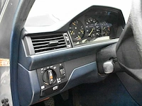 Mercedes benz 230e - afbeelding 29 van  44